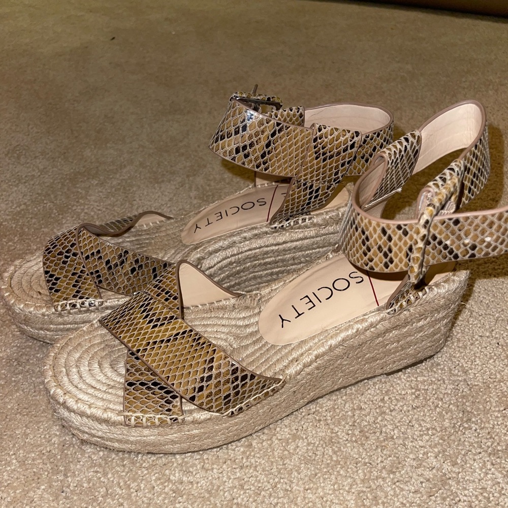 SOLE SOCIETY WEDGES. USED* size 9!